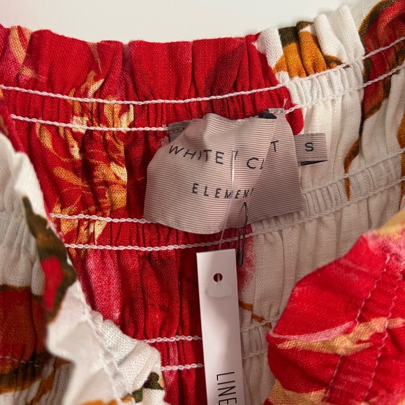 Red and White Floral maxi Dresse - Picture 2 of 3